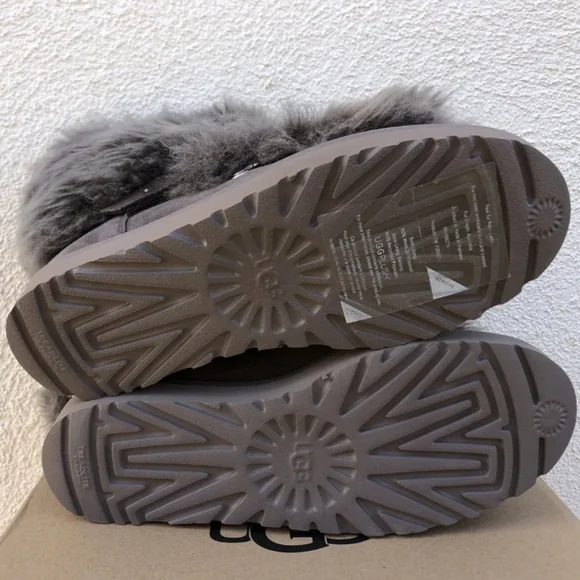 Sale! UGG  * Classic Posh Mini Fur Boots size 6 and 7 - Picture 8 of 9